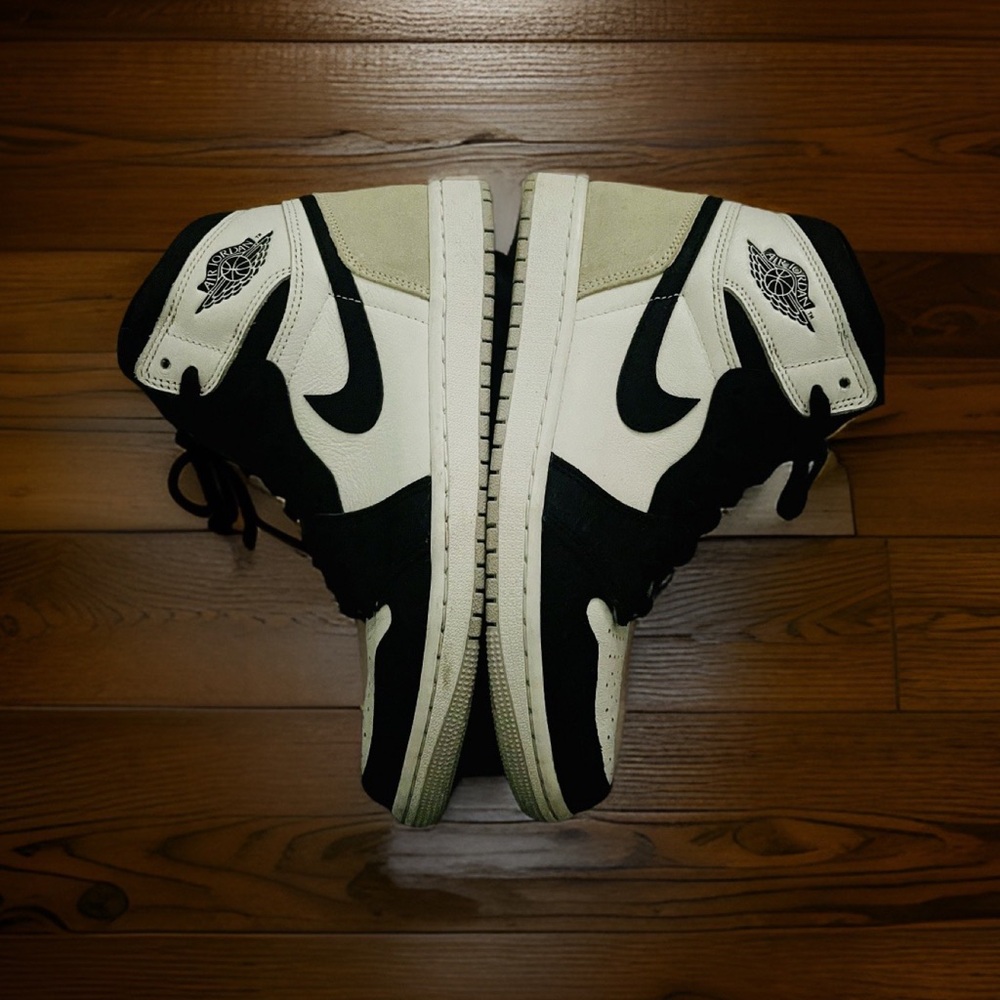 Air Jordan Retro High OG Shoes